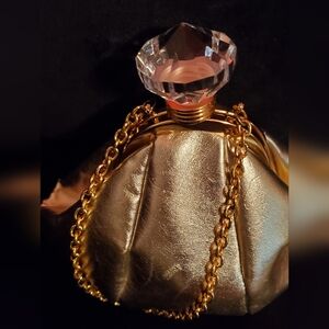 Mini-Clutch with Huge "Diamond-shaped" Clasp Chain Strap